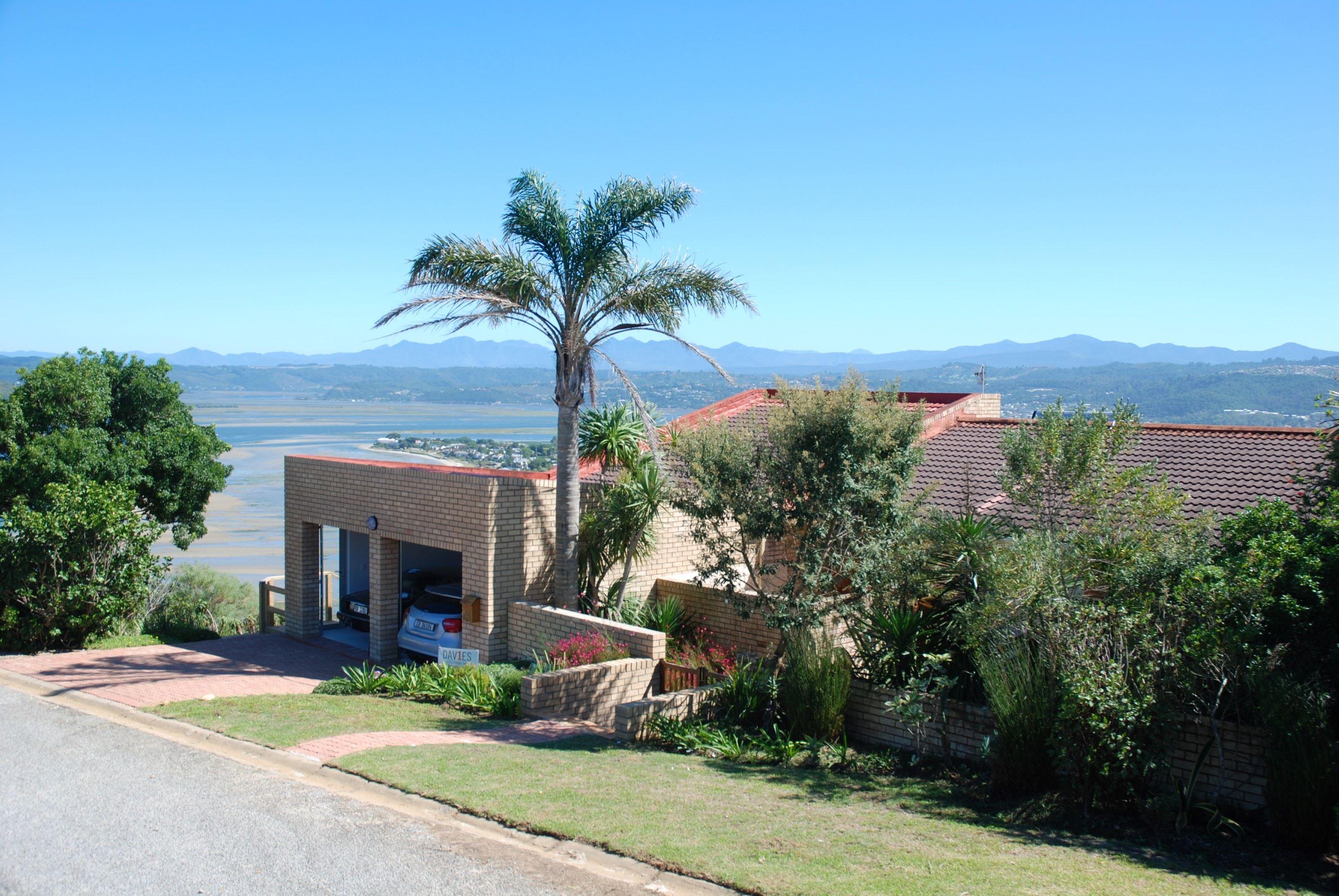 Eagle House | Accommodation The Heads