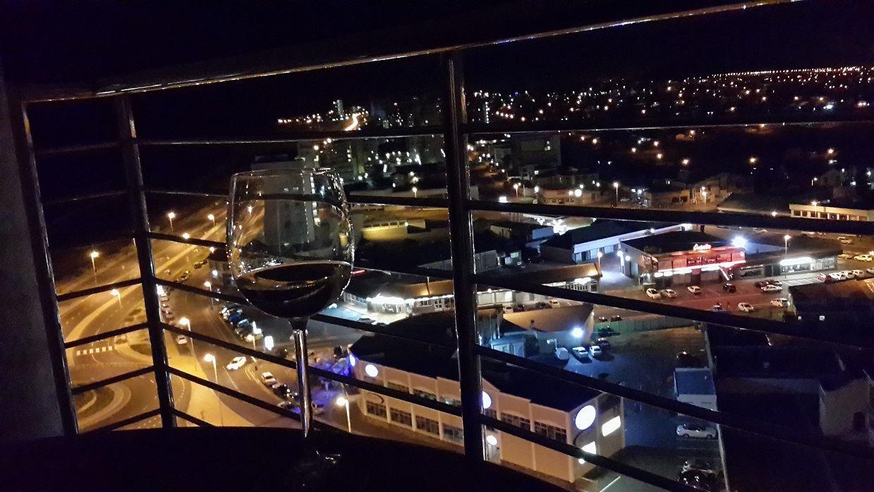 Lady J's | Accommodation Table View