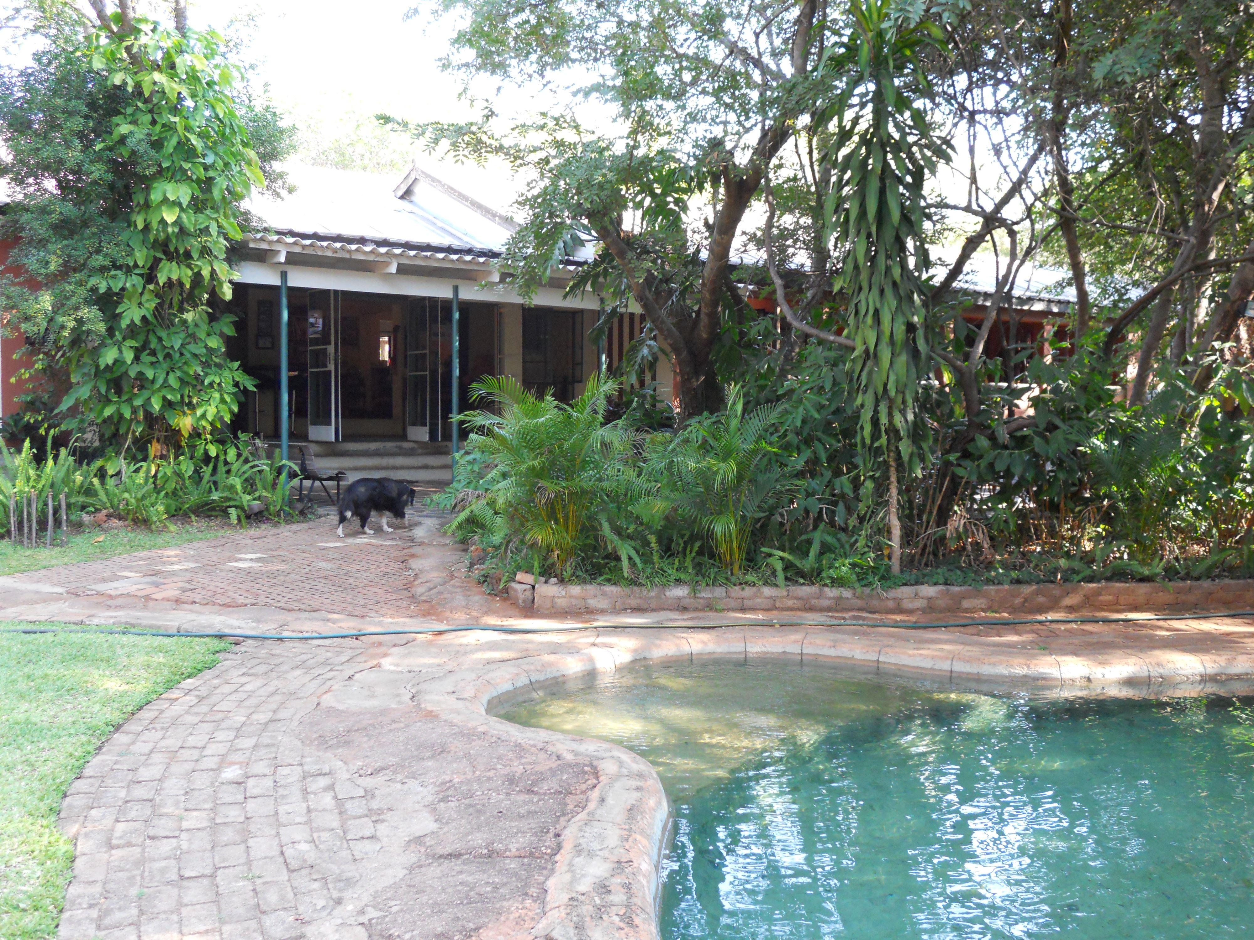 Lorries Bed and Breakfast | Accommodation Victoria Falls National Park