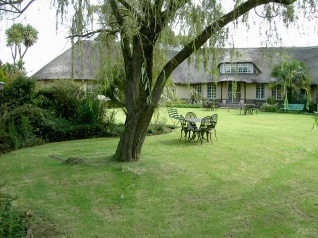 Monika`s Guesthouse | Accommodation Volksrust