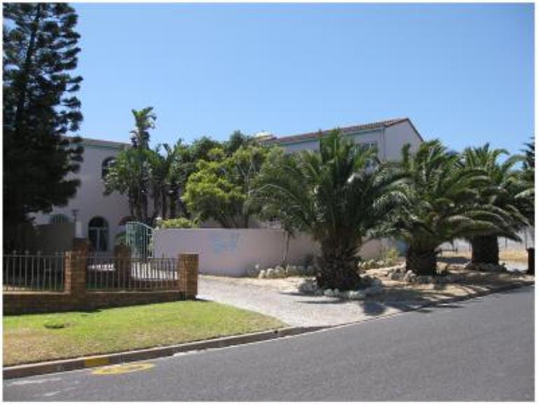 Avocet Cape Town Villa B&B | Bloubergstrand Accommodation