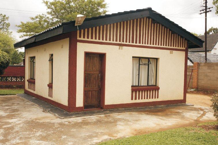 Madlala Lodge | Accommodation Bulawayo