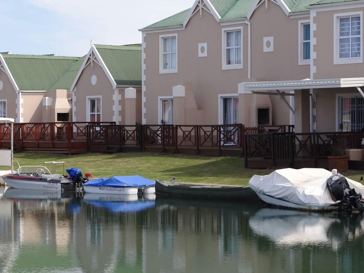 Waterside Living - Claptons Beach 26 | Accommodation Marina Martinique