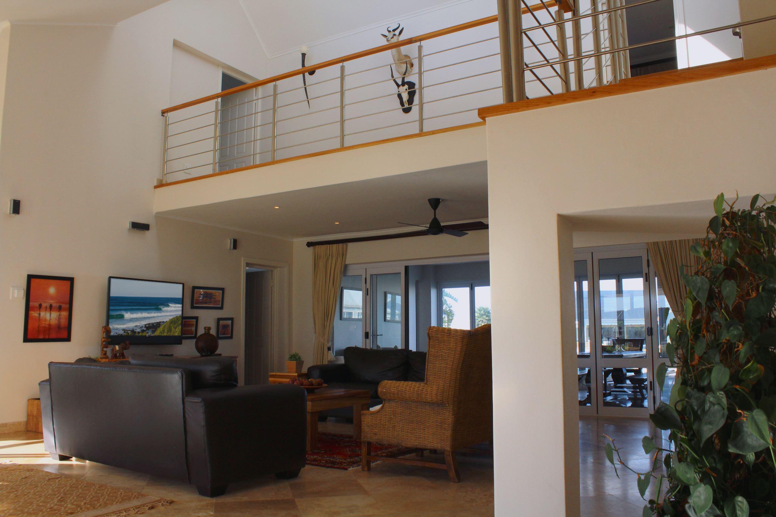 Waterside Living - Marina Martinique 1404