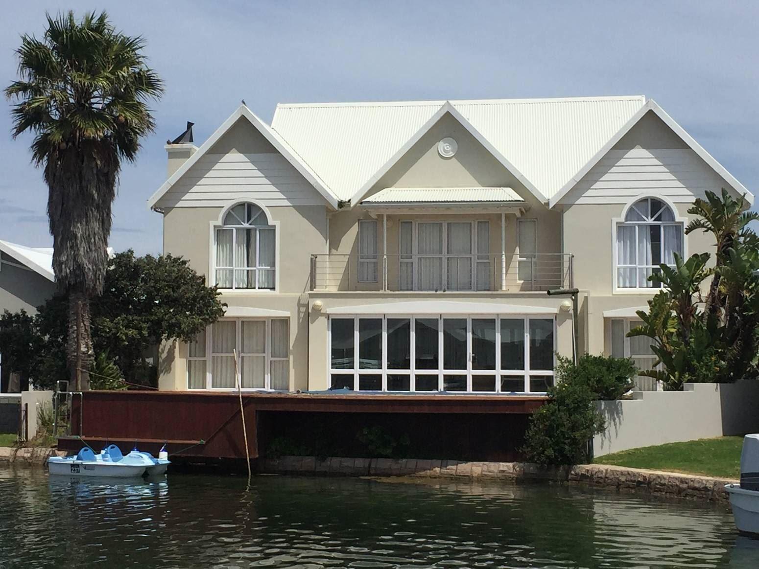 Waterside Living - Marina Martinique 1404 | Marina Martinique Accommodation