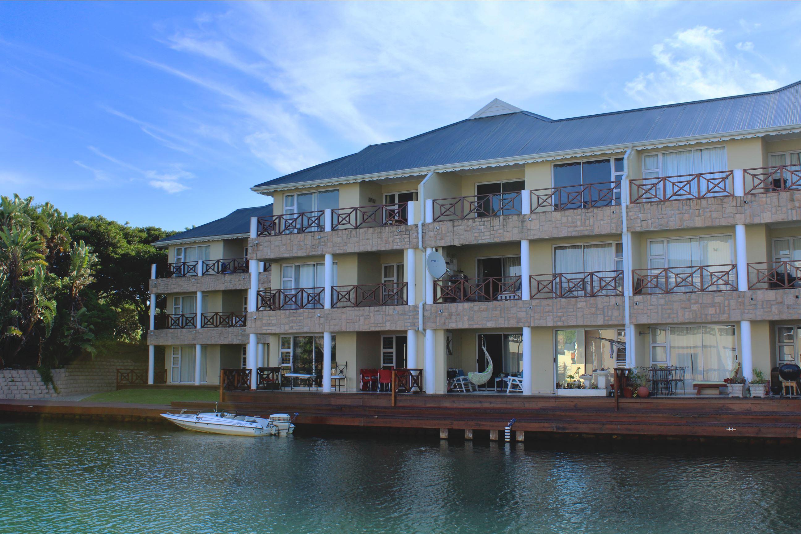 Waterside Living - Aruba Breeze 12 | Marina Martinique Accommodation