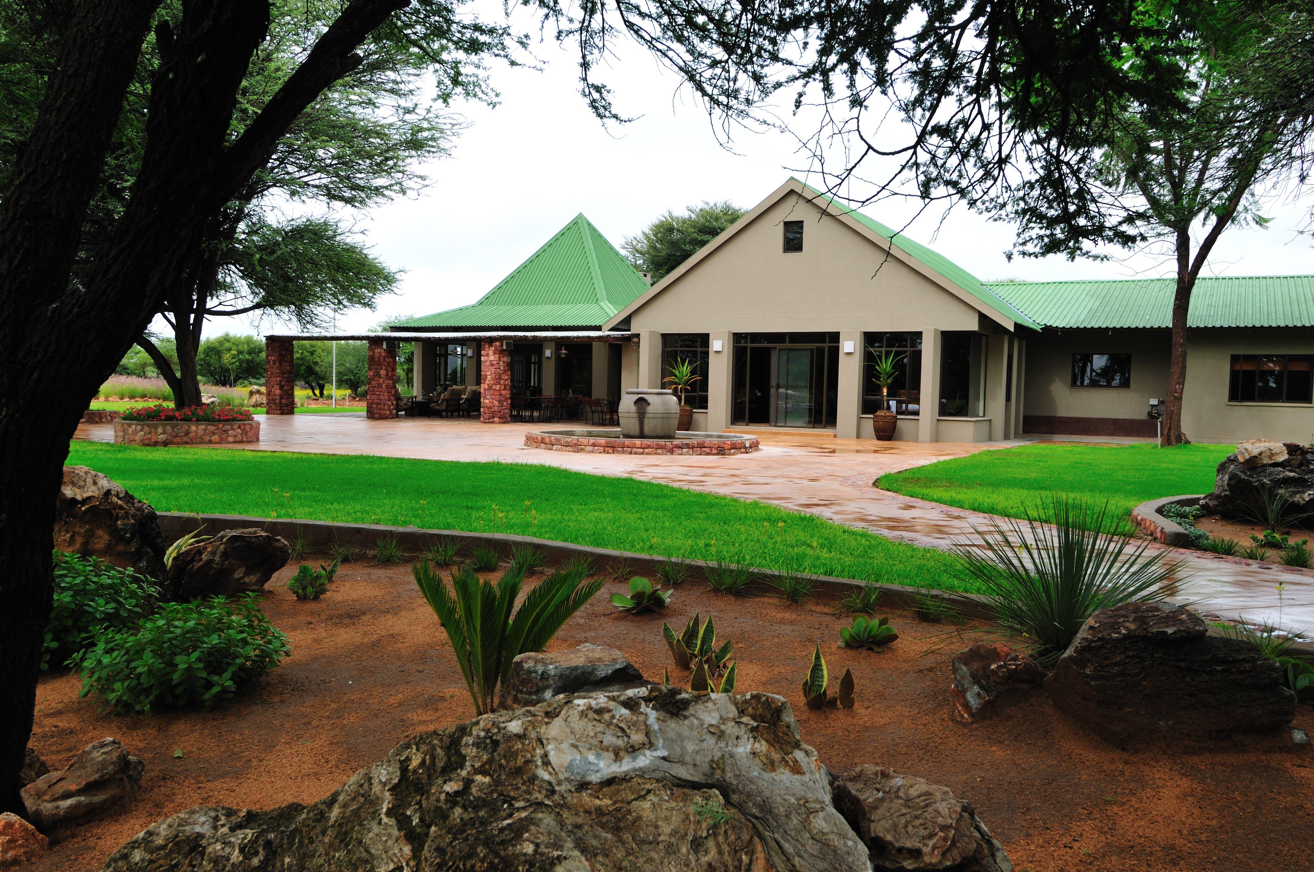 Otjiwa Lodge | Accommodation Otjiwarongo