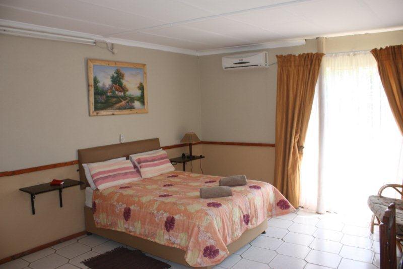 Squirrel's Nest Lodge Get the Best Deal Book Self