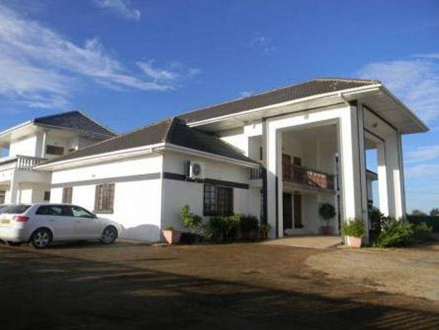 The White Palace Hotel | Accommodation Serowe