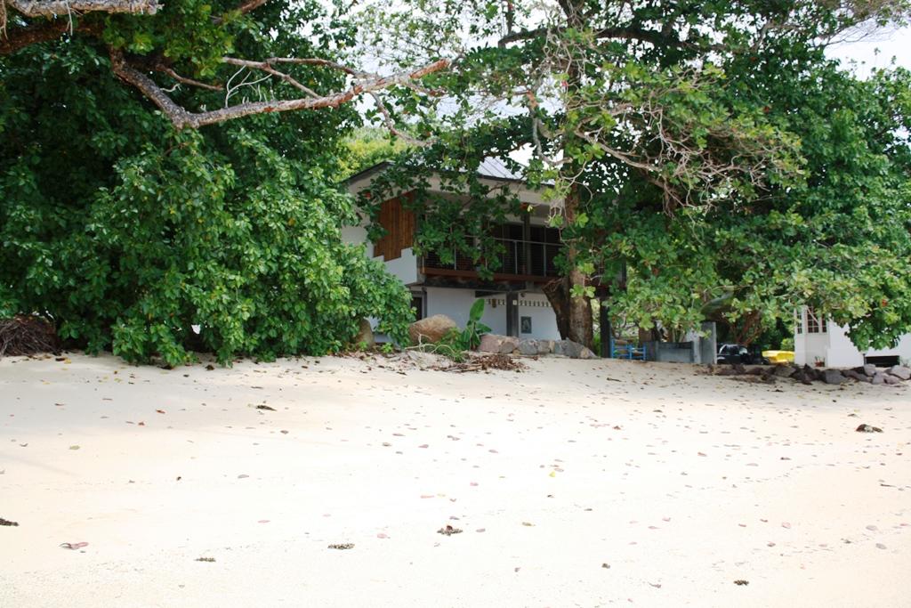 La Mer Beach Villa | Accommodation Pointe Au Sel
