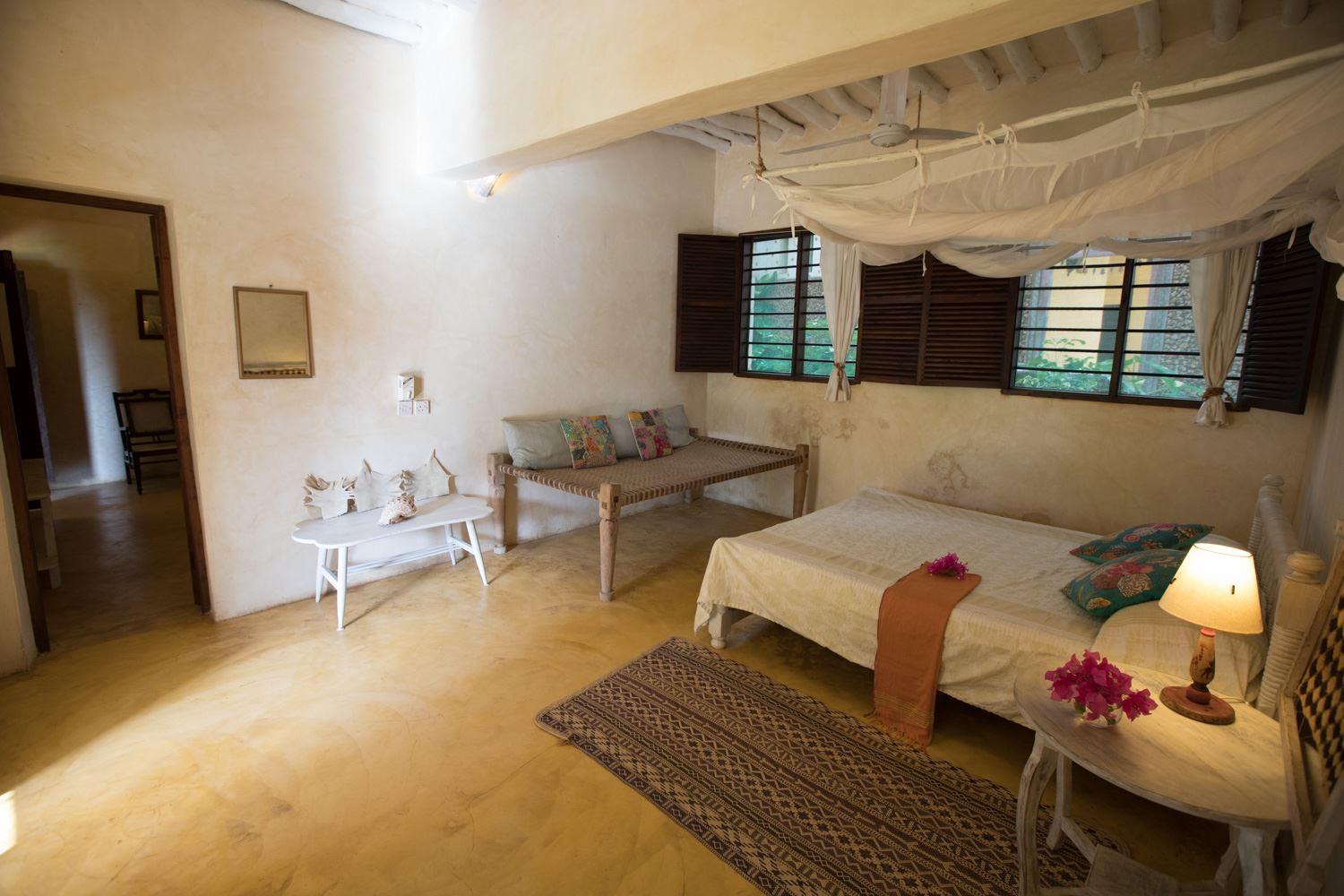 Banana House and Wellness Centre Affordable Deals Book Self