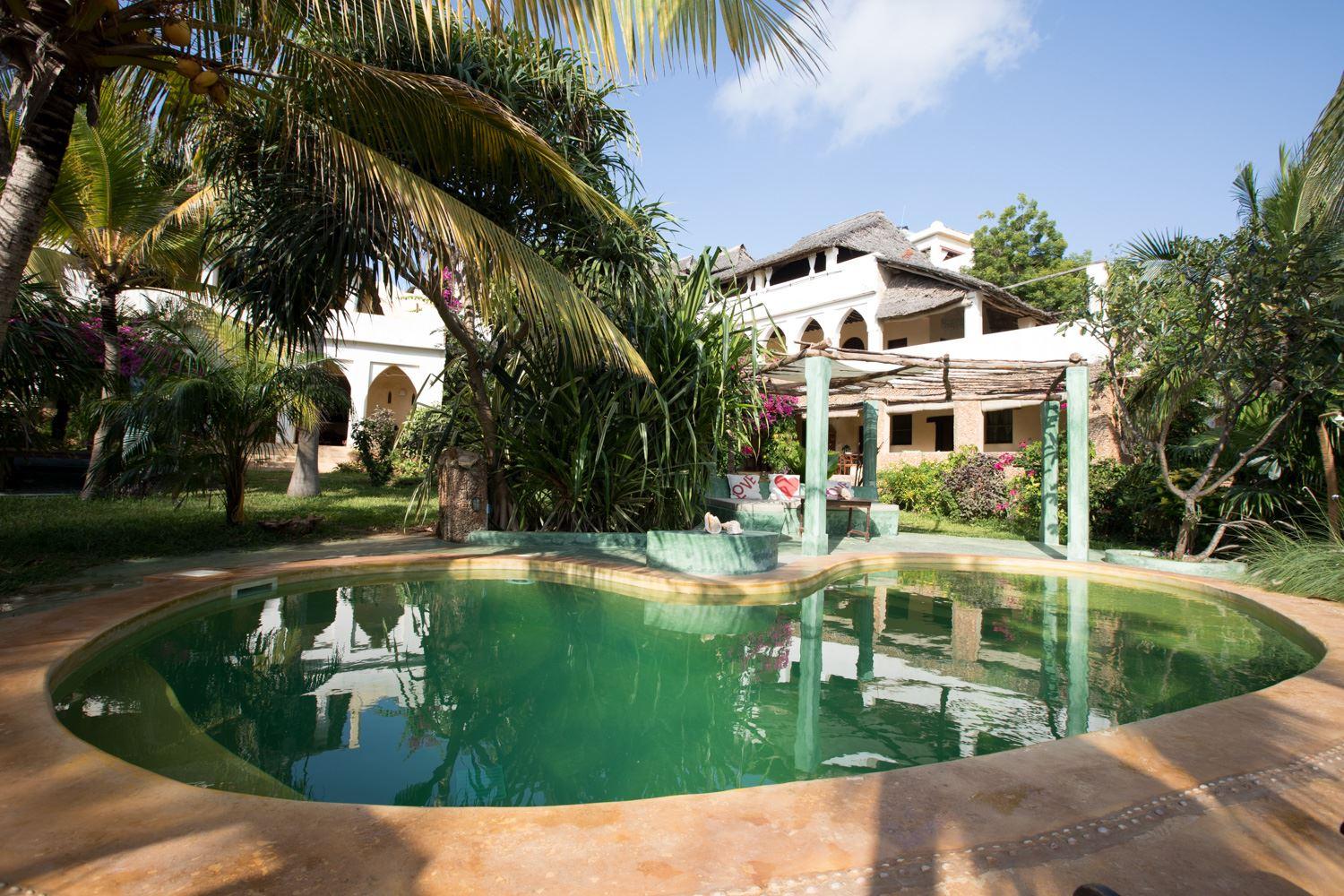 Banana House and Wellness Centre | Shela Accommodation