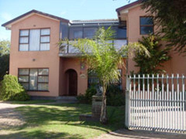 G&D Guest House | Accommodation Kuils River