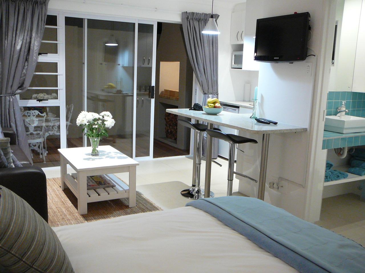 Treetops Guest Cottage | Accommodation Summerstrand