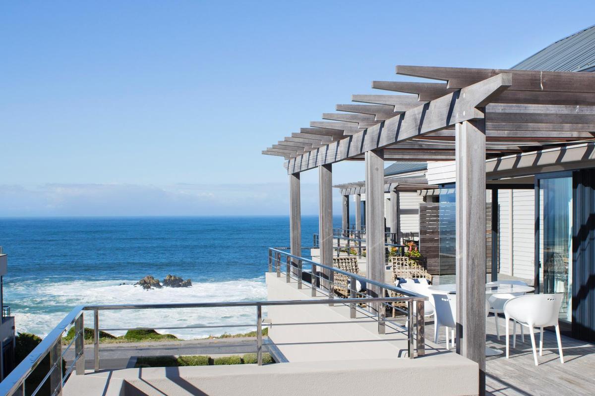 Le Paradis Penthouse Apartment