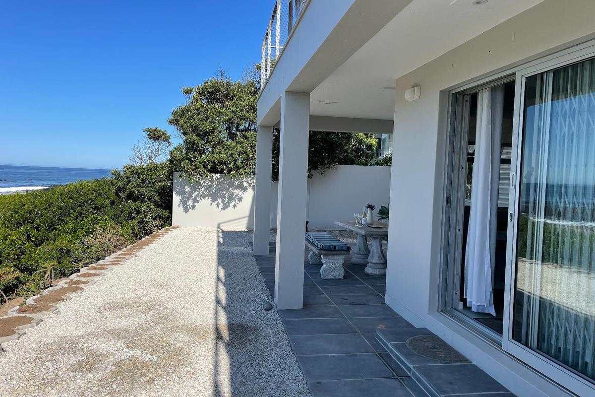 Hermanus Beach Villa and Cottages