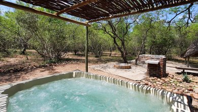 safari lodge with hot tub