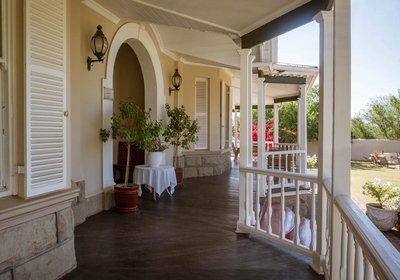 Bakenskraal Ostrich Palace