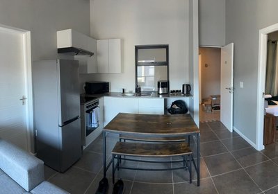 Millennial Arch @ 81 Aparthotel