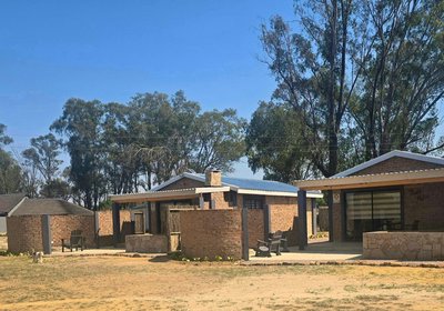 Thaba Tholo Villas