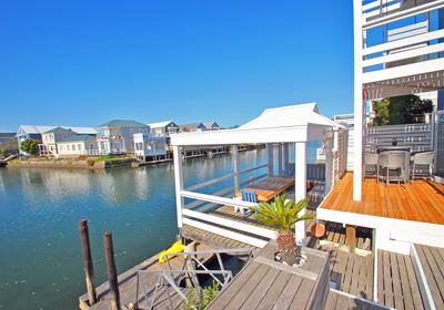 Delightful luxury beach house