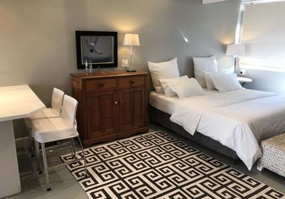 Green Point Self-catering Studio