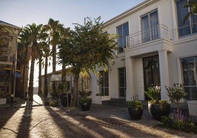 Manor House at the Queen Victoria Hotel