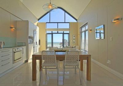 Double-volume ceiling