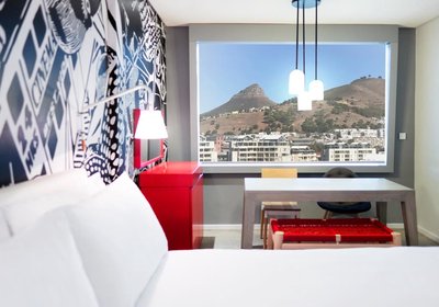 Radisson RED Hotel V