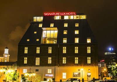 Signature Lux Hotel by Onomo Waterfront