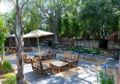 Huttenheights Guestlodge by iLawu