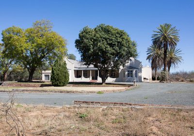 Roode Bloem Farm House