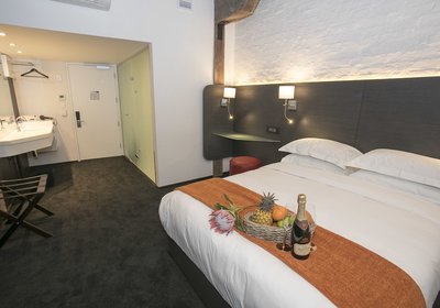 Signature Lux Hotel by ONOMO Waterfront