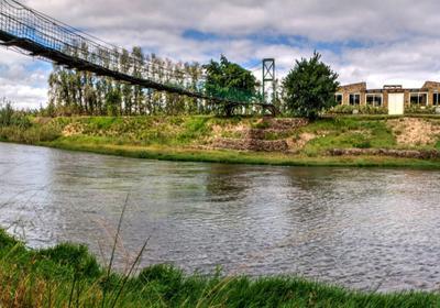 Oewerzicht Tented River Lodge & Farm Cottages