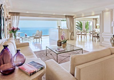 The Clarendon Bantry Bay