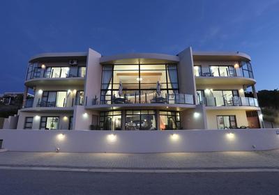 Bar-t-nique Guest House