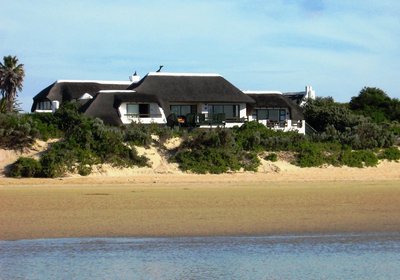 i-Lollo Lodge, River-front Accomodation