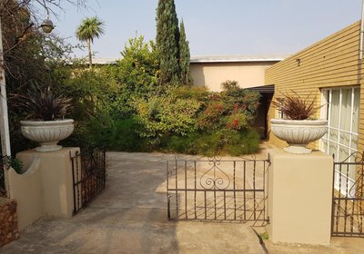 A Mountain View Country Estate