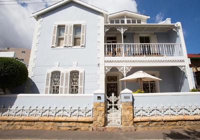 6 on Scott Guesthouse