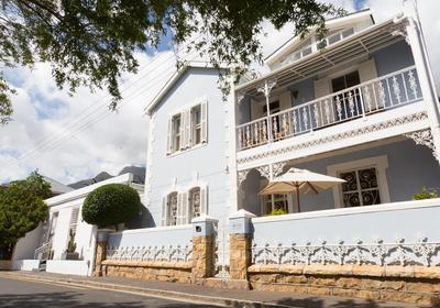 6 on Scott Guesthouse