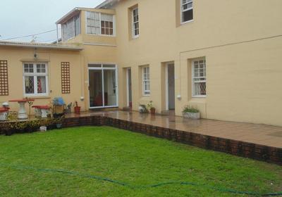 Jikeleza Backpackers