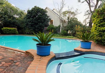 OR Tambo Guest House