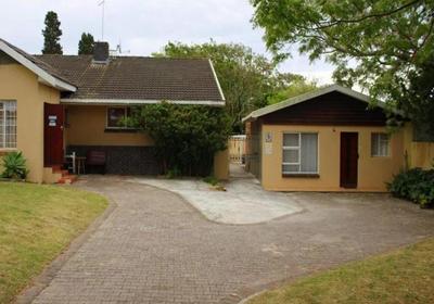 African Aquila Guest Lodge