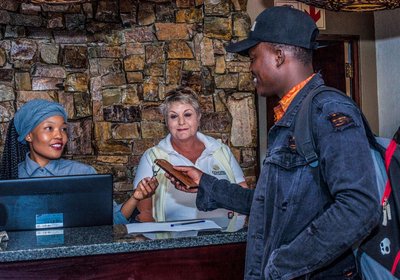 Coyotes Hotel & Conference Centre