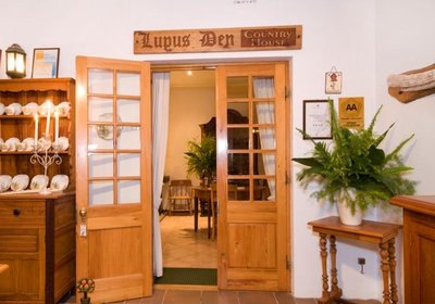 Lupus Den Country House