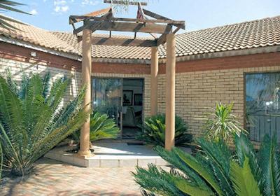 Tamarisk Guest Lodge