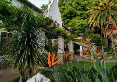 Le Chateau Guesthouse & Conference Centre