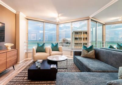 Ashley On Beach (1108)