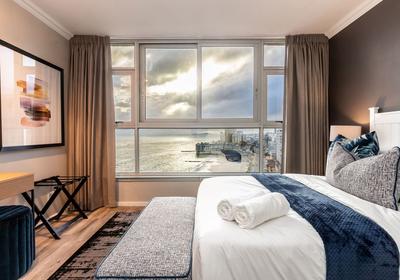 Ashley On Beach (1108)