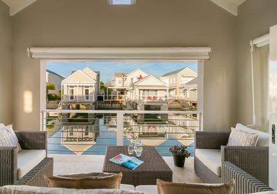 Avocet Nest on Thesen Island